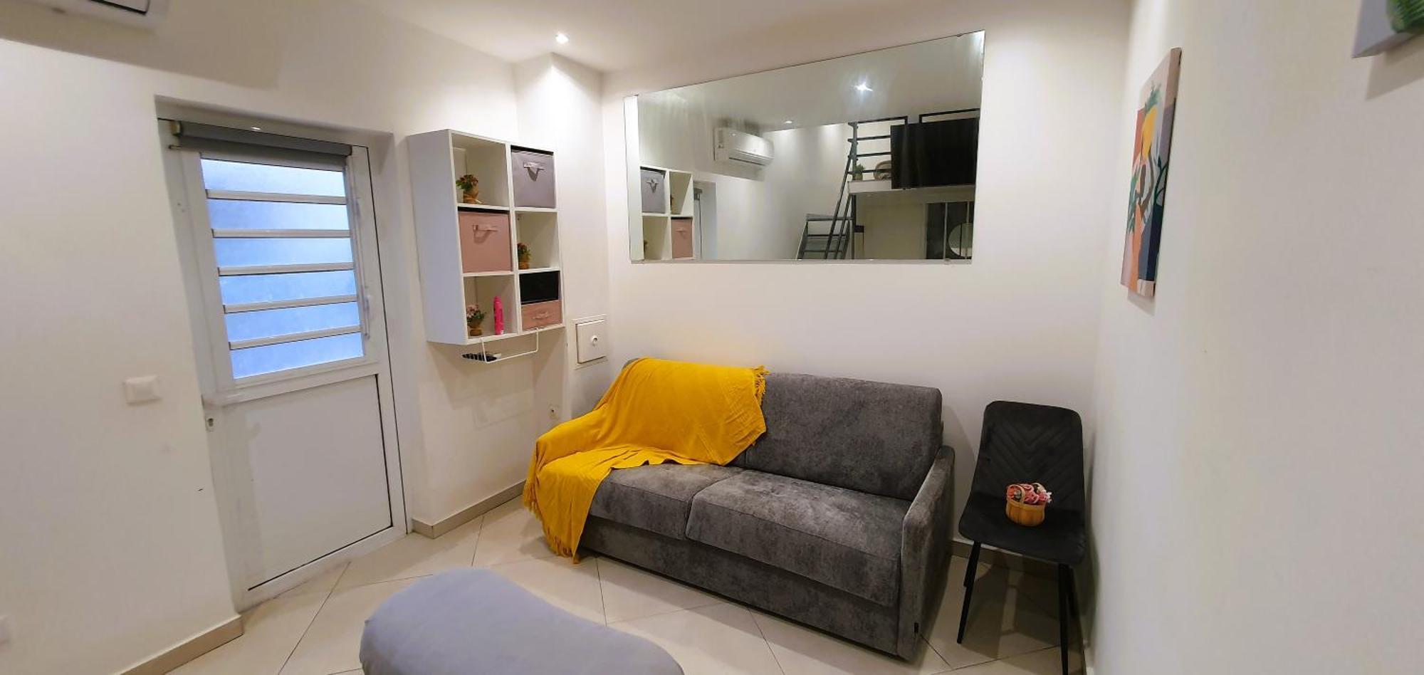Studio Pour Jusqu'A 4 Personnes Proche De L'Hopital Et Du Centre Ville 圣丹尼斯 外观 照片