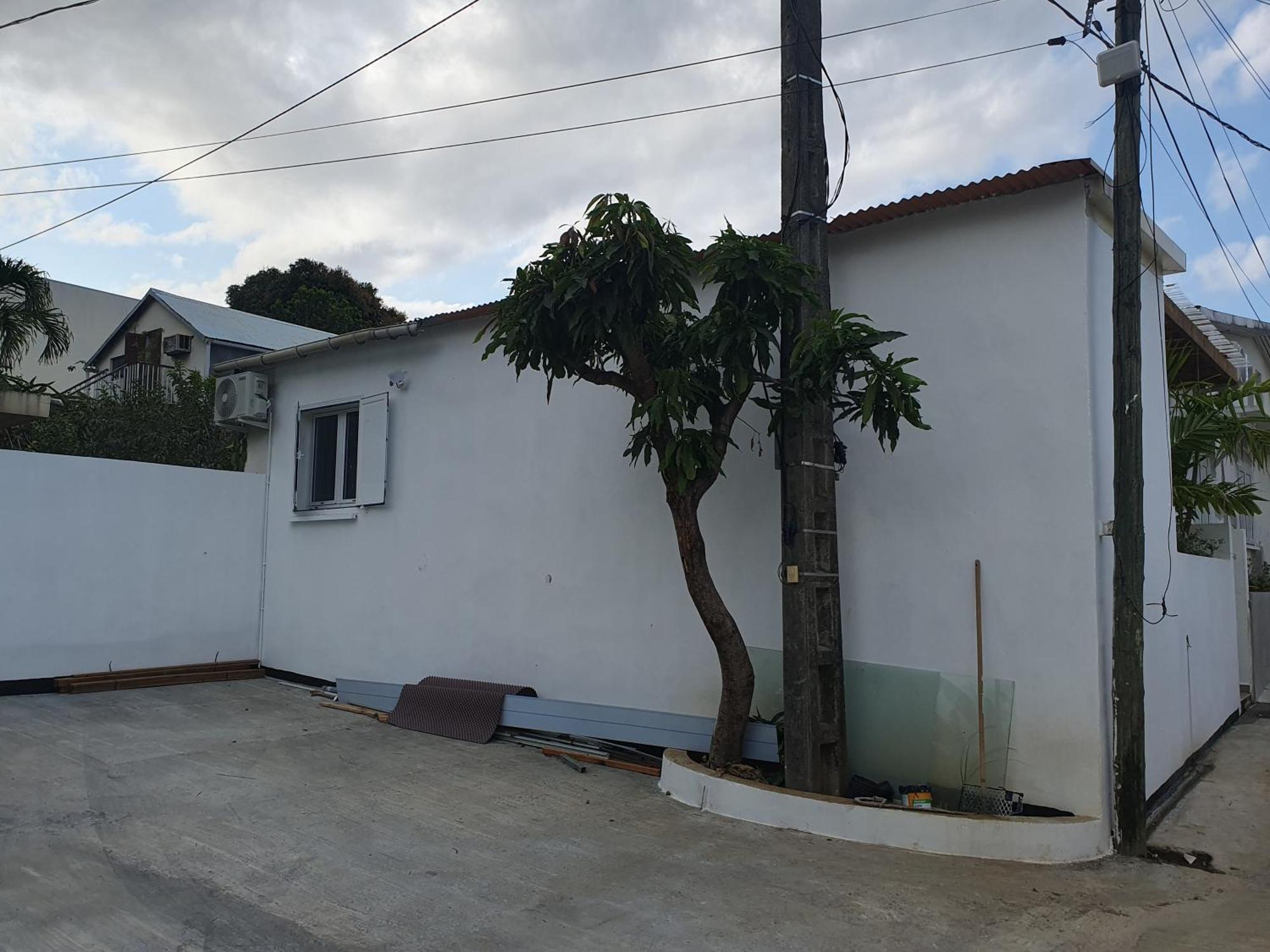 Studio Pour Jusqu'A 4 Personnes Proche De L'Hopital Et Du Centre Ville 圣丹尼斯 外观 照片