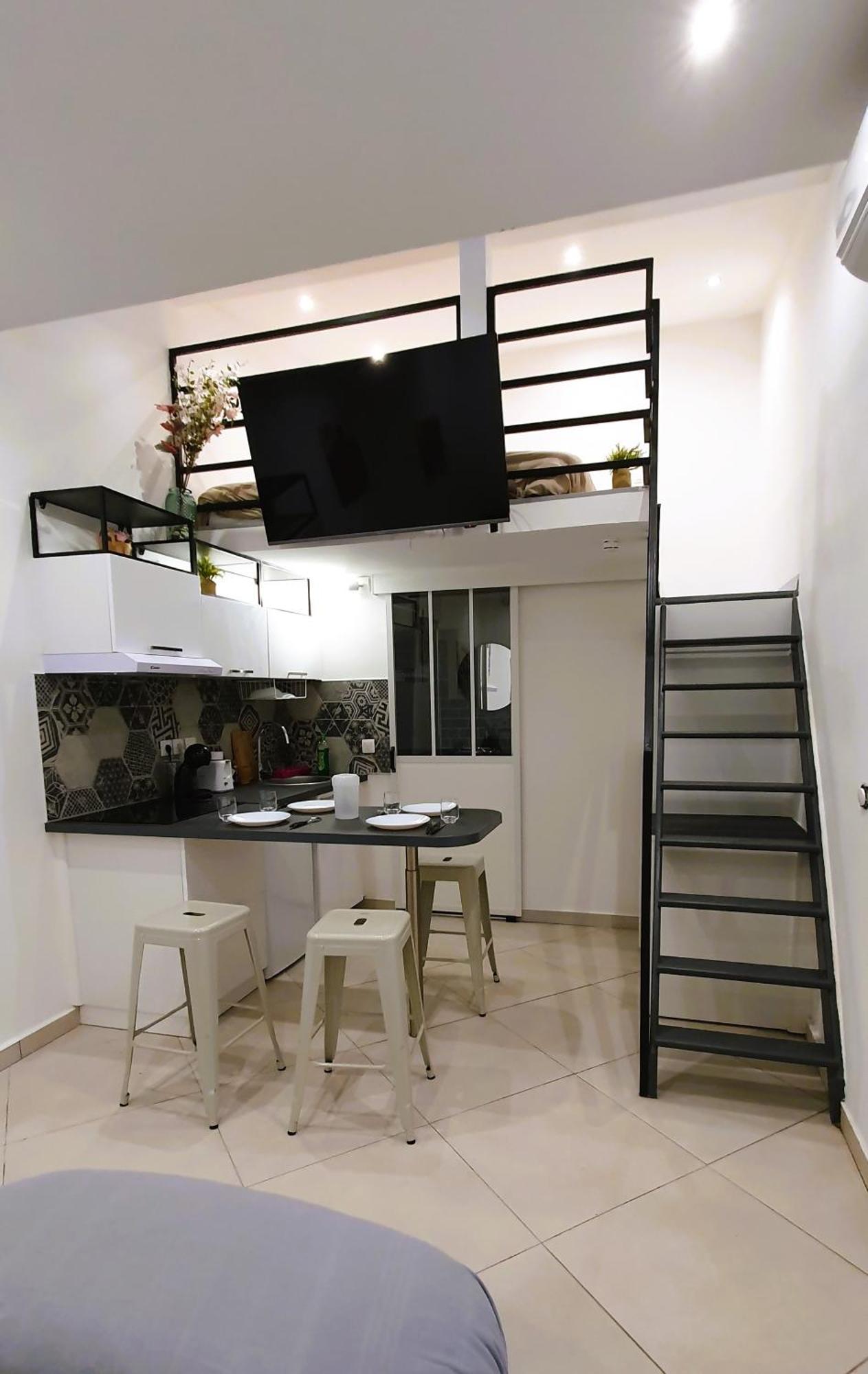 Studio Pour Jusqu'A 4 Personnes Proche De L'Hopital Et Du Centre Ville 圣丹尼斯 外观 照片